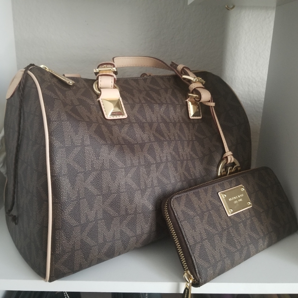 Michael Kors large grayson bag and wallet